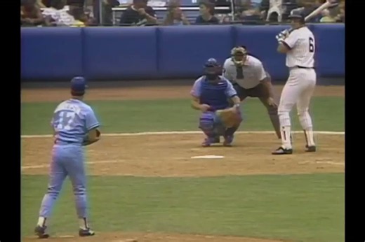 July 10, 1988: Bo Jackson robs Jack Clark of a home run at Yankee Stadium