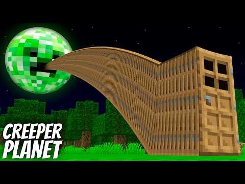 I found a LONGEST DOOR to the CREEPER PLANET in Minecraft !