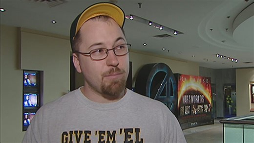 Attendance at movie theatres trends down in 2005