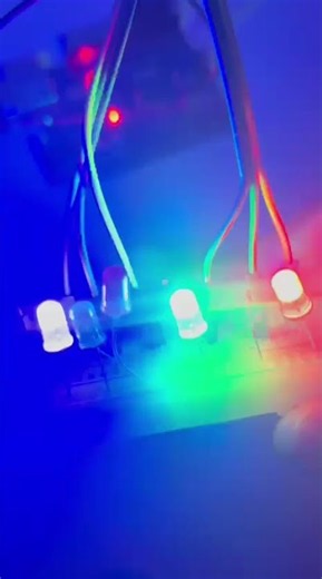 Arduino LED Experiment 🤖💡 | Beginner Project #shorts