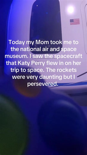 Needed to whip out the dimple for this museum. Omg. #cute #washingtondc #katyperry #fidgettoy #dimpl