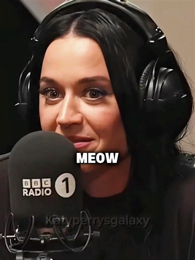 Katy Perry ATTEMPTS Her Best Roar 🦁🫶
