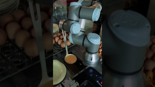 Watch a robot make an omelette in just 10 seconds
