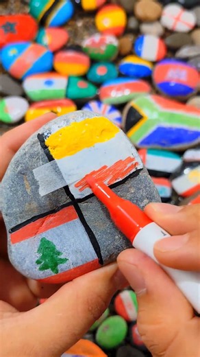 It’s Venezuela’s flag turn! Comment which country’s flag I should draw next! 🌎🎨