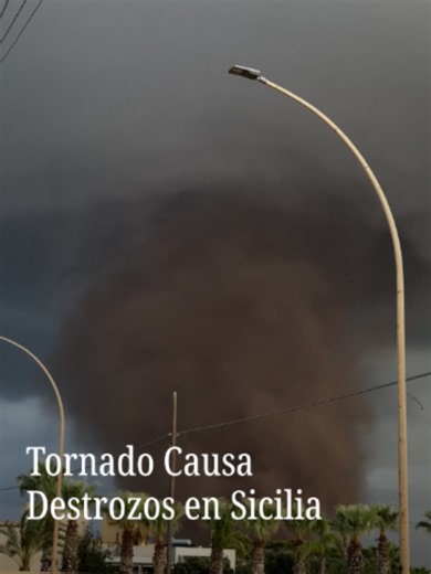 Un tornado azotó la ciudad de Marsala, en Sicilia, Italia. Causó daños en varios edificios, casas, locales e incluso algunos autos terminaron volcados por la fuerza de los vientos. Se cree que las lluvias y tormentas eléctricas que han caído en Sicilia en los últimos días son responsables de la formación del tornado. #viralnmás #tornado #sicilia #daños #Italia