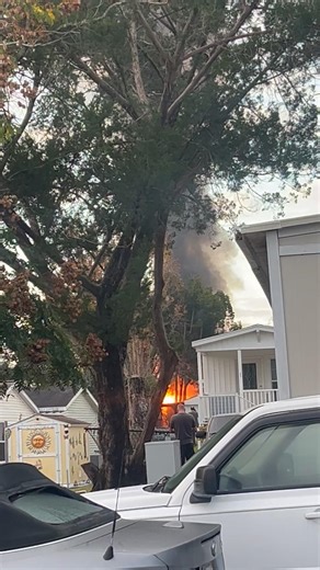Christmas Candle Sparks Oxygen Blast