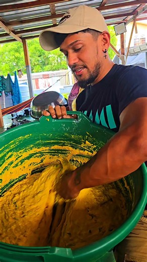 Ravi Latchman on Instagram: "Happy Boxing Day everyone 💕 Private Chef for the Lalsa's in D Edward Village. My last wedding cooking for 2025. 4 days of Non stop cooking for their daughter's wedding. Today is Bara with Mango Sour & Vegetable Fried Rice."