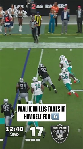his first Dolphins touchdown 🐬