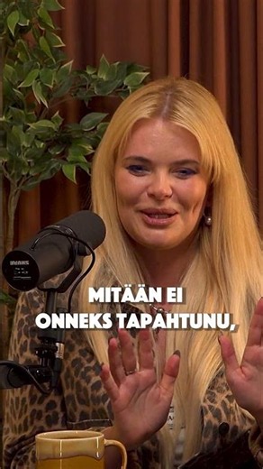 Koe-esiintyminen Helsingin yössä feat. Erika Vikman
