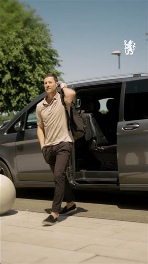Xabi Alonso arrives at Cobham 👋