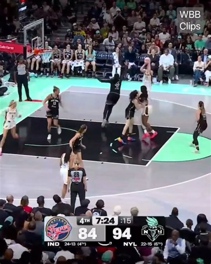 Caitlin Clark hits from midrange