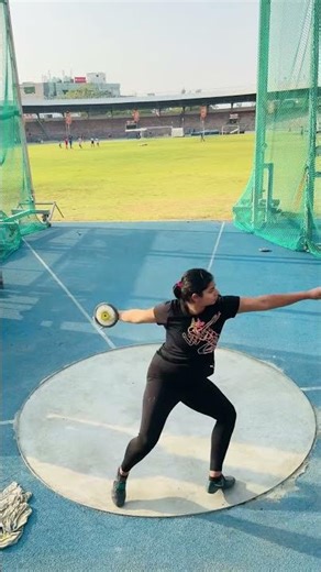 Power + Technique = Perfect Throw 💥🥏 #DiscusThrow