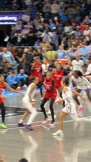 All gas from Gabby ⛽️ Williams puts up two as she glides to the cup GSV-ATL | USA Network | Peaco…