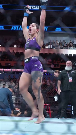 Julia Polastri with a nasty head kick 🤯 #ufcshanghai