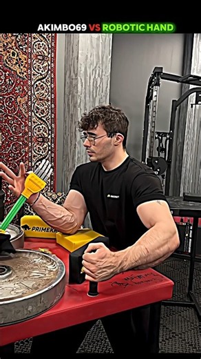 Akimbo69 vs robotic hand