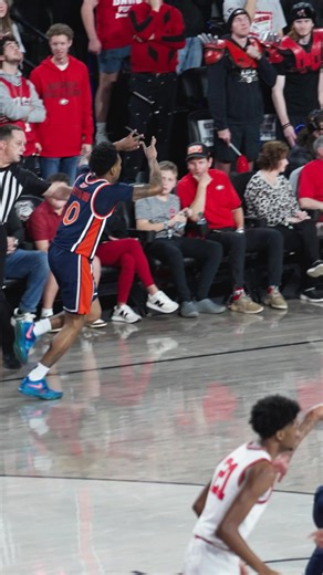 This is how you run a 3️⃣‼️ | How To Run With A Basketball