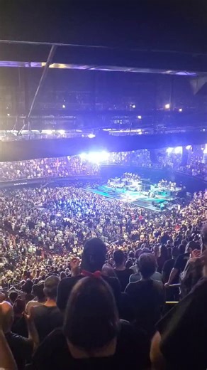 Great energy at the Bruce Springsteen concert tonight 💕