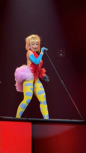 Doja Cat “Cards” Live in Manchester 2026