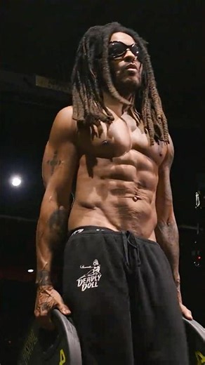 Lenny Kravitz: rock star on stage and in the gym