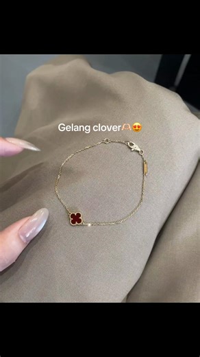 Gelang Aesthetic: Clover Design and Titanium Quality