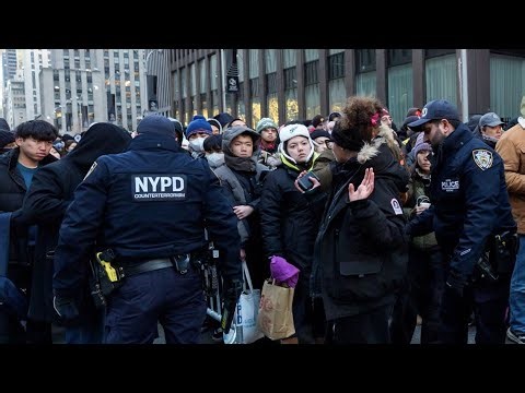 Refuerzan la seguridad en Times Square para recibir el 2026 | Noticias Telemundo