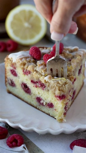 This Lemon Raspberry Coffee Cake has a perfect moist consistency, loaded with juicy raspberries and fresh lemon taste. The cake features a Lemon Streusel on top, baked until golden brown, and then drizzled with a delicious Lemon Glaze on top. Recipe on my website ✨🍋