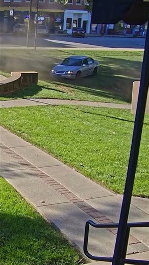 Drunk Driver Goes On Reckless Joyride, Does Donuts On Courthouse Lawn #shorts
