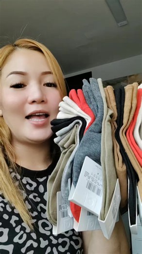 Stylish Socks for Women: Fashionable & Thin Options