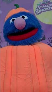 🎃 You didn’t know Sesame Place is open for Halloween?! HOW COULD YOU MISS IT? 👀