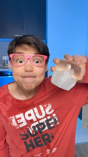🥤✨ The Water Won’t Spill! Try This Cool Trick! 💦 #kids #shorts