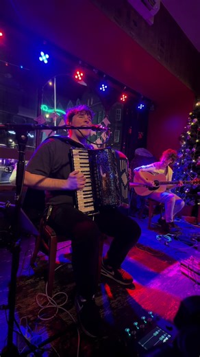 Another Springsteen song I’m On Fire 🔥 #theboss #imonfire #singing #guitar #springsteen