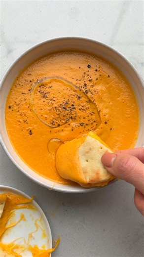 Roasted Feta Tomato Soup - a comforting and warm winter soup that is so creamy and so so good!! 🍅 | Feel Good Foodie