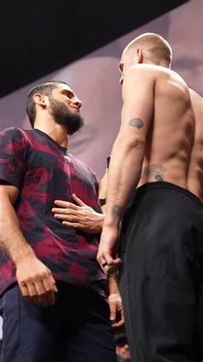 Who y’all got winning this one? #ufc330