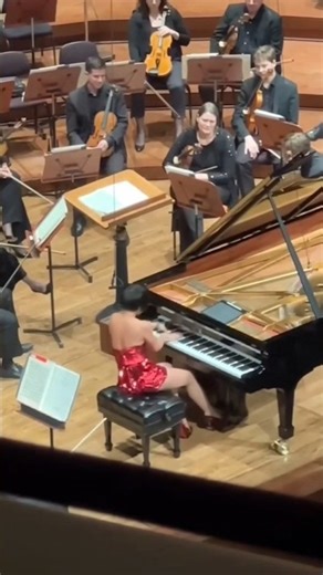 Yuja Wang & Her "Swimsuit Dress DISRESPECTS the MUSIC!" (Says No-One 🤭) #classicalmusician #steinway