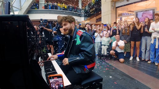 This Bohemian Rhapsody Flashmob Was Absolutely Epic