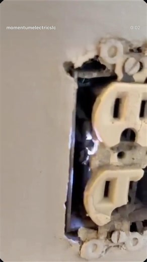 Outlet Going Bad - Early Warning Signs #electrical #repair #hazard