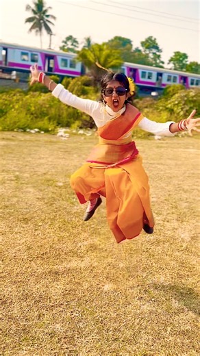 Aakar Bakar Bombay Bo dance about Indian classical and folk dance mixing👉#manojbin