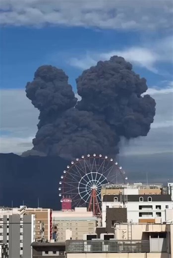 Mount Sakurajima erupts in Japan — ash blankets an entire cityThe Sakurajima volcano in Japan sent a column of ash up to 3,500 meters into the sky. It’s already the 15th eruption since the start of the year.Hot rocks were thrown nearly 2 kilometers from the crater, while the city of Kagoshima was covered in heavy ashfall. Residents report burning eyes and breathing problems. According to them, the streets look like they’ve been covered in gray snow.Authorities have raised the alert to level thre