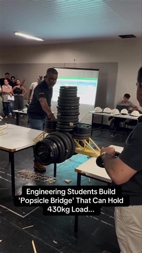 Popsicle Bridge Holds Impressive 430kg Load