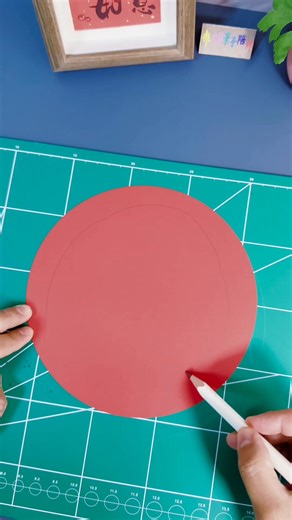 This New Year's pony wind chime is so beautiful! It's easy to make with just a few sheets of cardstock, even beginners can easily master it. Let's make one together! #NewYearCrafts #ParentChildCrafts #NewYearOrnaments #NewYearFeeling #fblifestyle | hand made crafts for kids