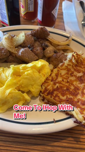 Come To IHop With Me! | i hop