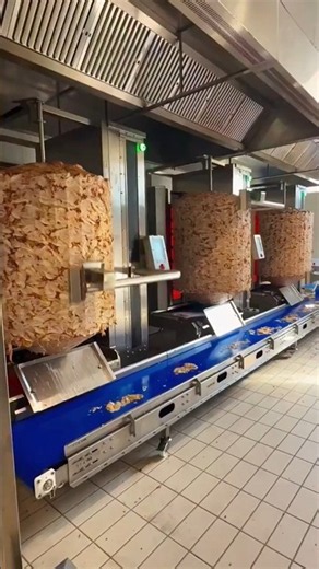 GIANT DONER machine slices meat stacks automatically 🥙🤯#tech #engineering #industrial #manufacturing