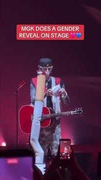 Machine Gun Kelly Reveals Fan’s Baby Gender On Stage | Heartwarming Concert Moment#MachineGunKelly