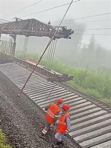 Flipping process of heavy rails