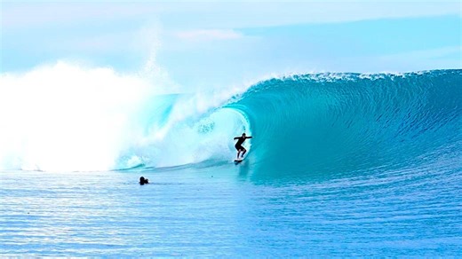 Cloudbreak Fires as Cyclone Vaianu Slams Fiji and Forces Surfers to Flee (Video)