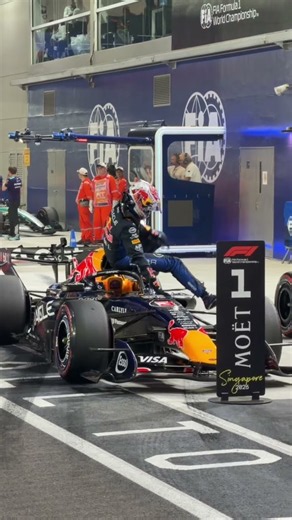 POLE IN SINGAPORE SECURED 🦁👏#F1 #RedBullRacing #SingaporeGP