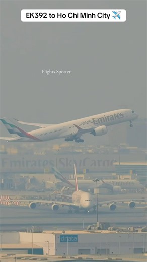 EK392 to Ho Chi Minh City takes off from Dubai Airport #emirates #a350 #takeoff #dubai