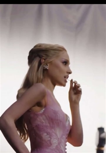 Glinda's Performance Highlights from Wicked: For Good