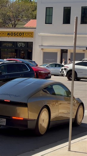Three Unsupervised Teslas https://t.co/qLl3Pa51vT