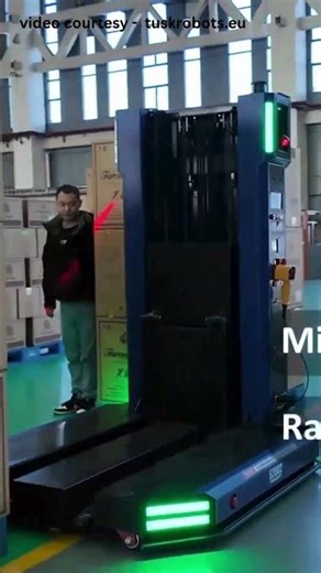 This Smart Robot Moves Pallets Better Than Humans 😳